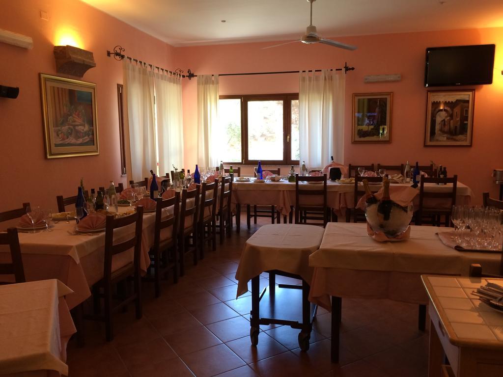 Il Castello Hotel Villaputzu Bagian luar foto