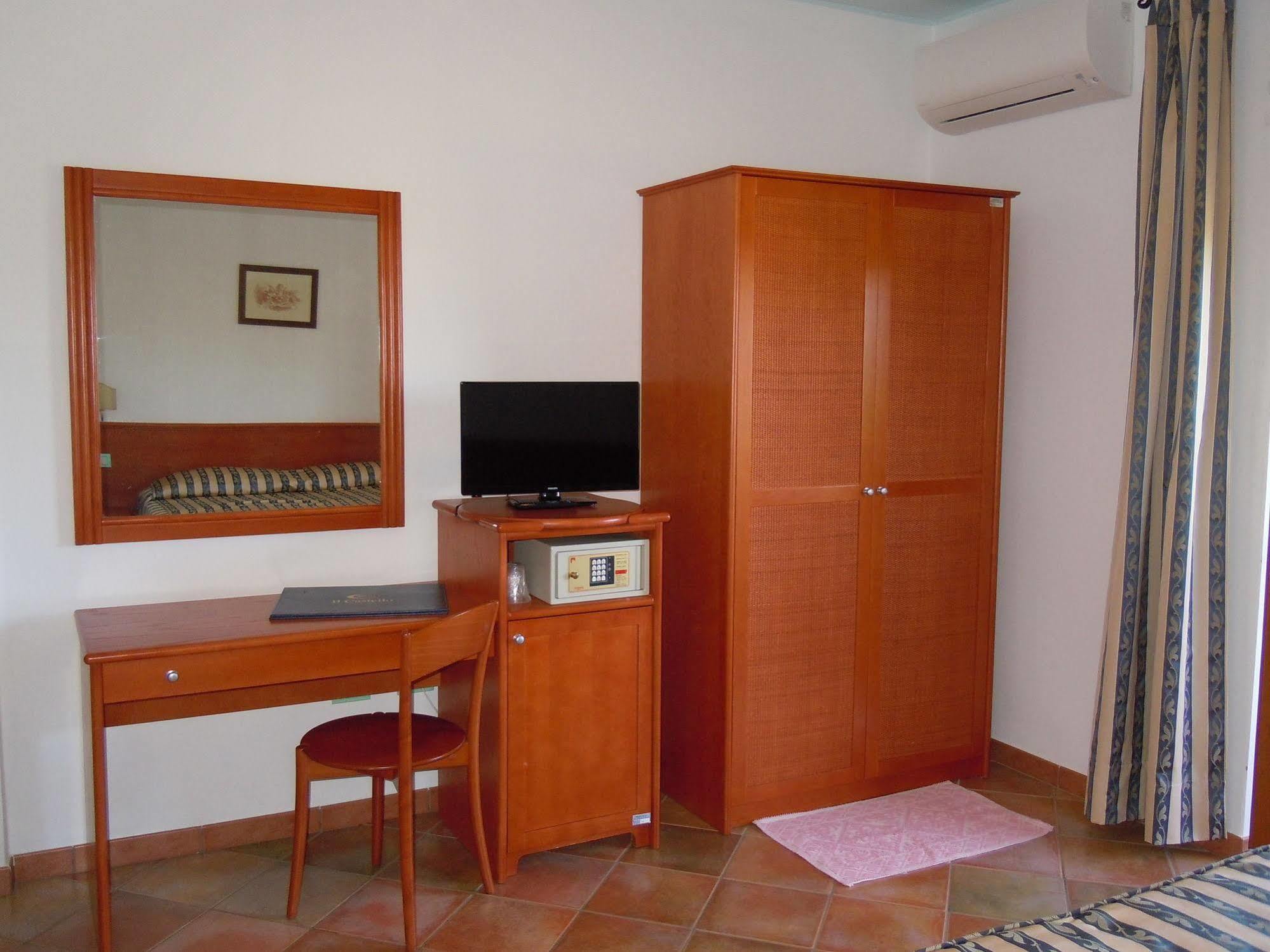 Il Castello Hotel Villaputzu Bagian luar foto
